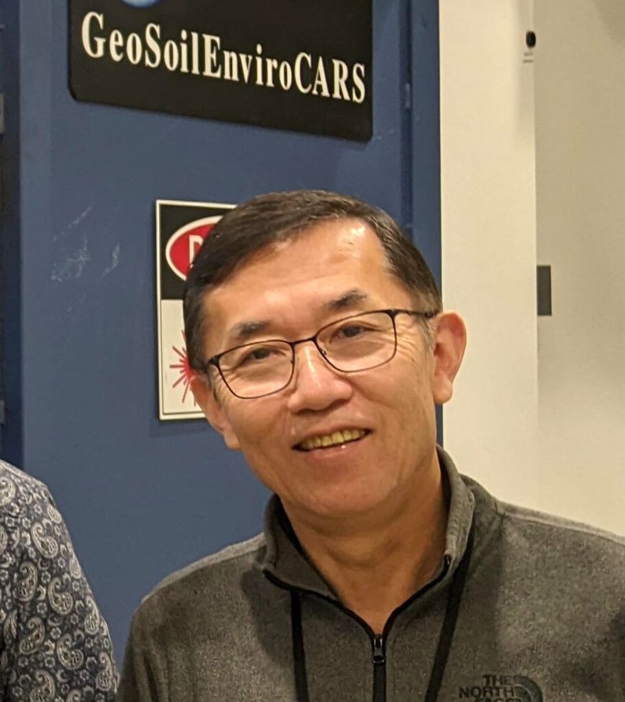 headshot of Yanbin Wang