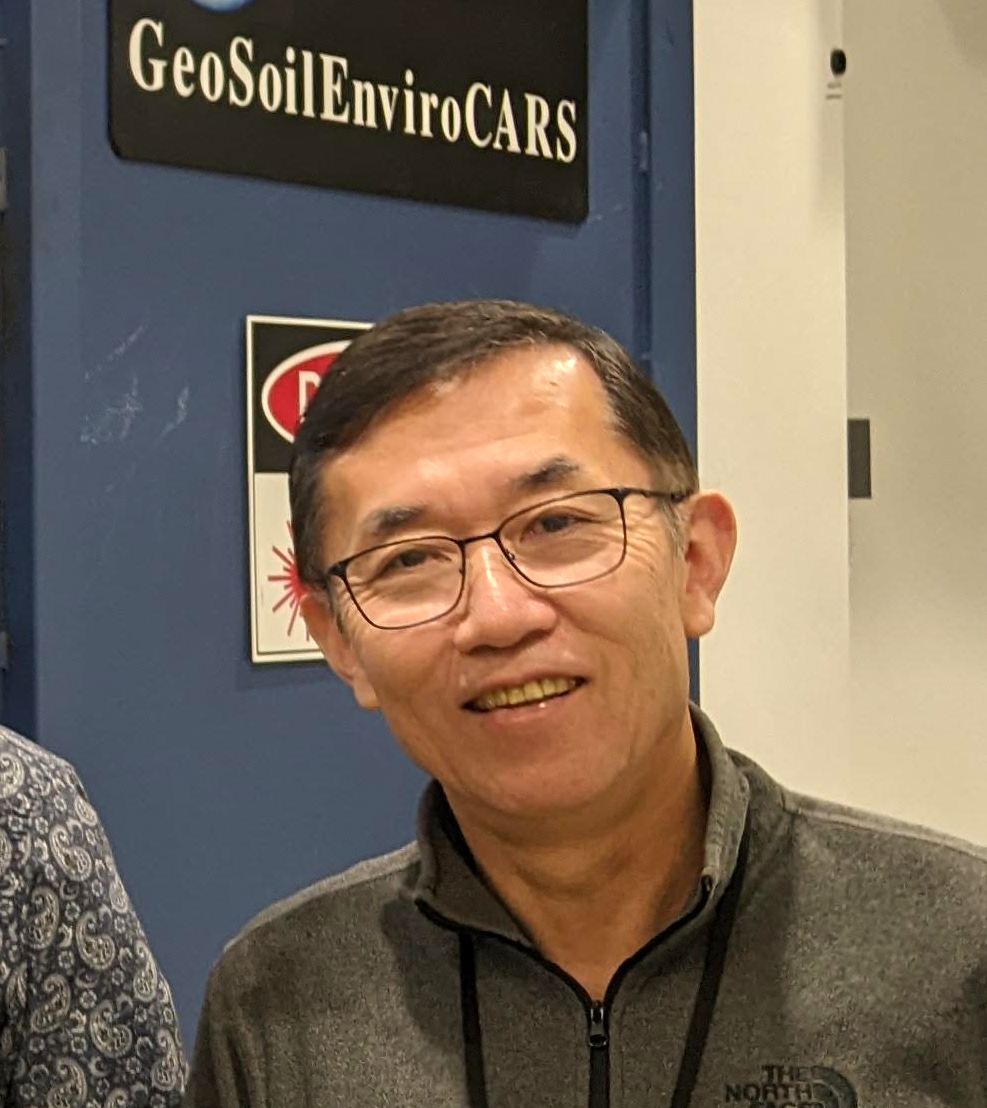 headshot of Yanbin Wang
