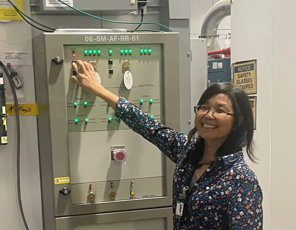 A beaming (or should I say, radiant) Haiyan Chen sets off the APS 6BM for the very first time after the recent upgrade.