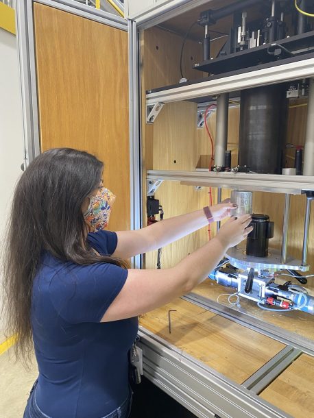 Stella Chariton loading DACs.