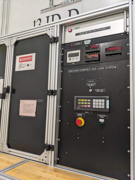 GLS control panel with pressure and vacuum gauges.